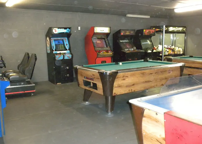 Beach hotel: Anvil Campground